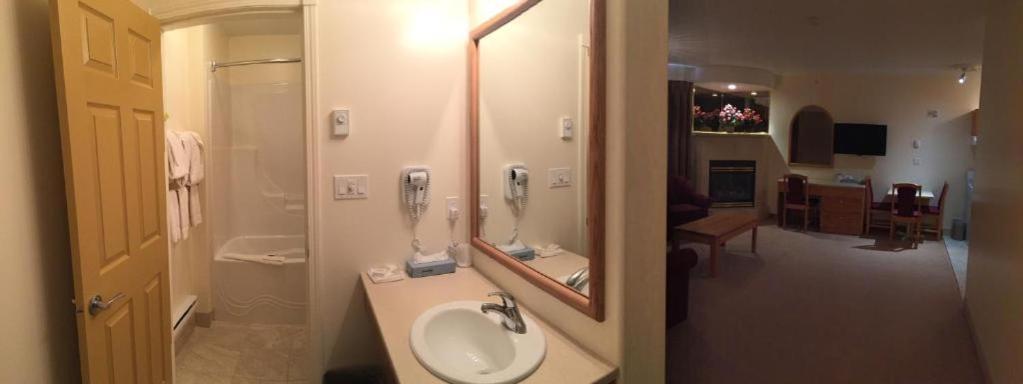 New Imperial Suites Whitecourt Eksteriør billede