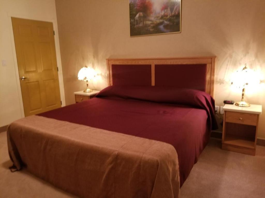 New Imperial Suites Whitecourt Eksteriør billede