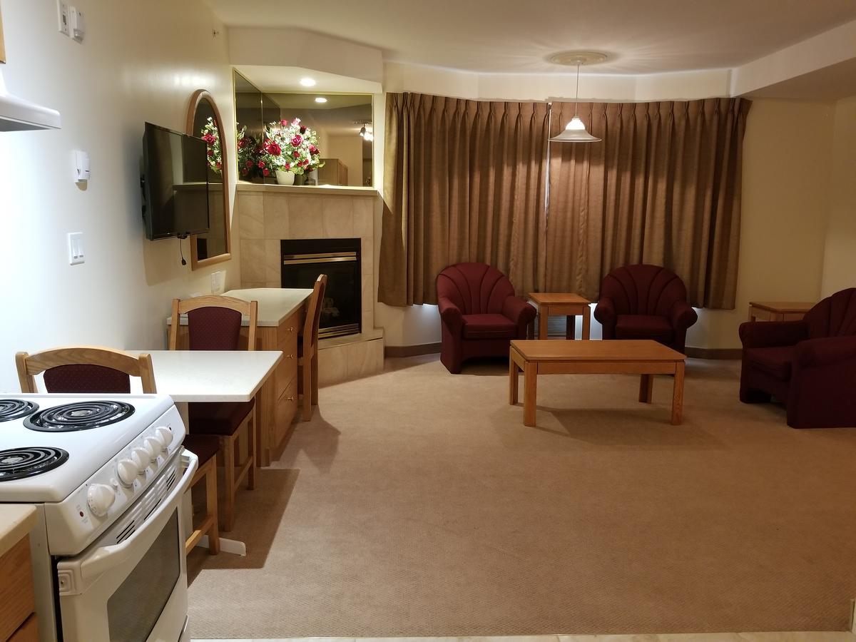 New Imperial Suites Whitecourt Eksteriør billede