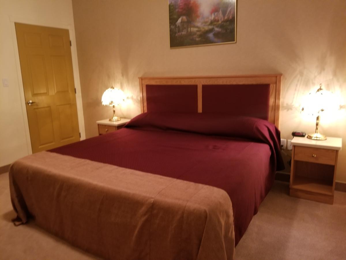 New Imperial Suites Whitecourt Eksteriør billede