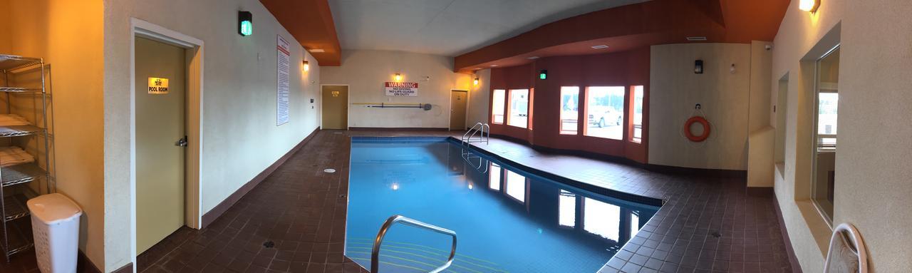 New Imperial Suites Whitecourt Eksteriør billede