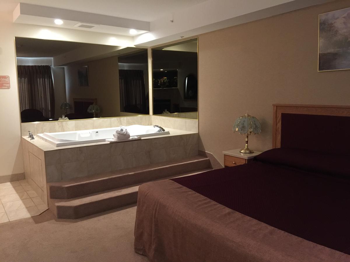 New Imperial Suites Whitecourt Eksteriør billede
